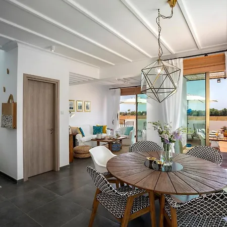 Extraordinary Leone 3 Bedrooms Private Outdoor Pool *