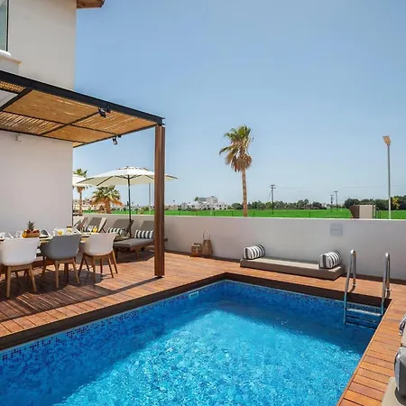 Вилла Extraordinary Leone 3 Bedrooms Private Outdoor Pool Протарас