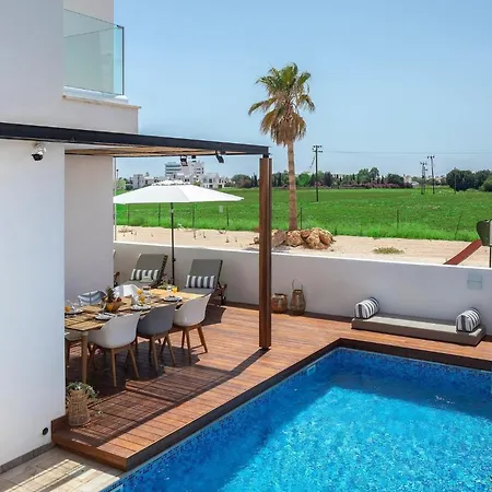 Extraordinary Leone 3 Bedrooms Private Outdoor Pool Furnished Sun Terrace Shaded Furnished Terrace Private Garden , Villa Protaras