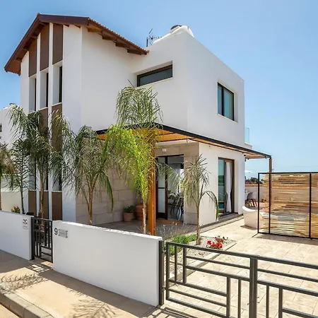 Extraordinary Leone 3 Bedrooms Private Outdoor Pool *