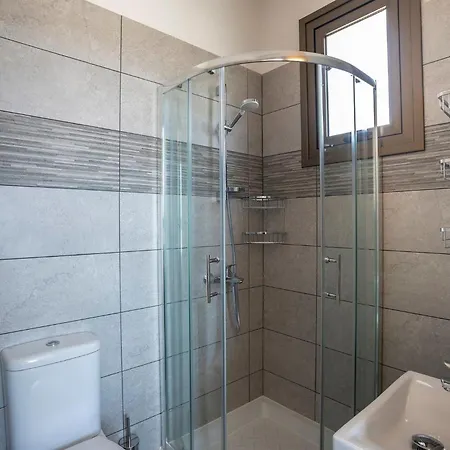 Extraordinary Leone 3 Bedrooms Private Outdoor Pool Furnished Sun Terrace Shaded Furnished Terrace Private Garden , Villa Protaras