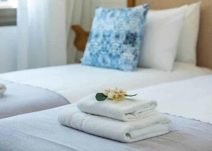 Extraordinary Leone 3 Bedrooms Private Outdoor Pool ヴィラ