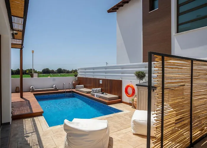 Extraordinary Leone 3 Bedrooms Private Outdoor Pool *