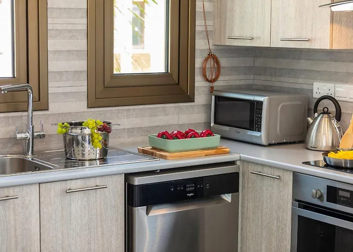 Extraordinary Leone 3 Bedrooms Private Outdoor Pool プロタラス