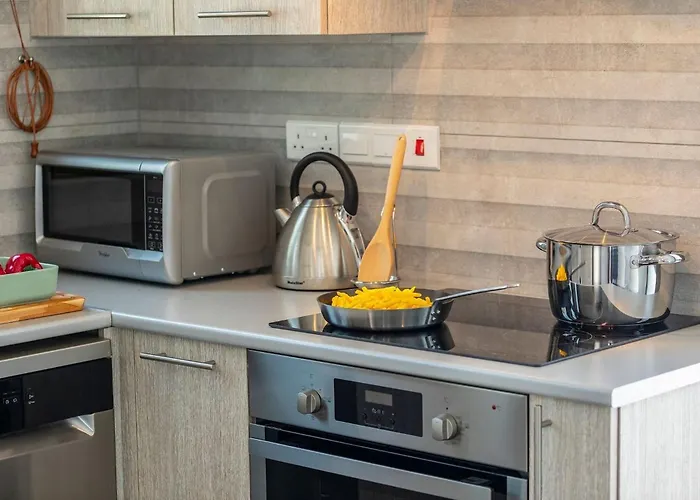 Extraordinary Leone 3 Bedrooms Private Outdoor Pool ヴィラ プロタラス