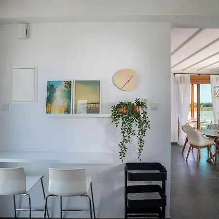 Vila Extraordinary Leone 3 Bedrooms Private Outdoor Pool